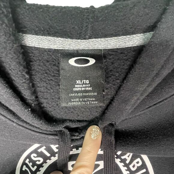 Oakley Men's Hoodie Size XL - Black - Tested Durable Quality Proven - Picture 3 of 8